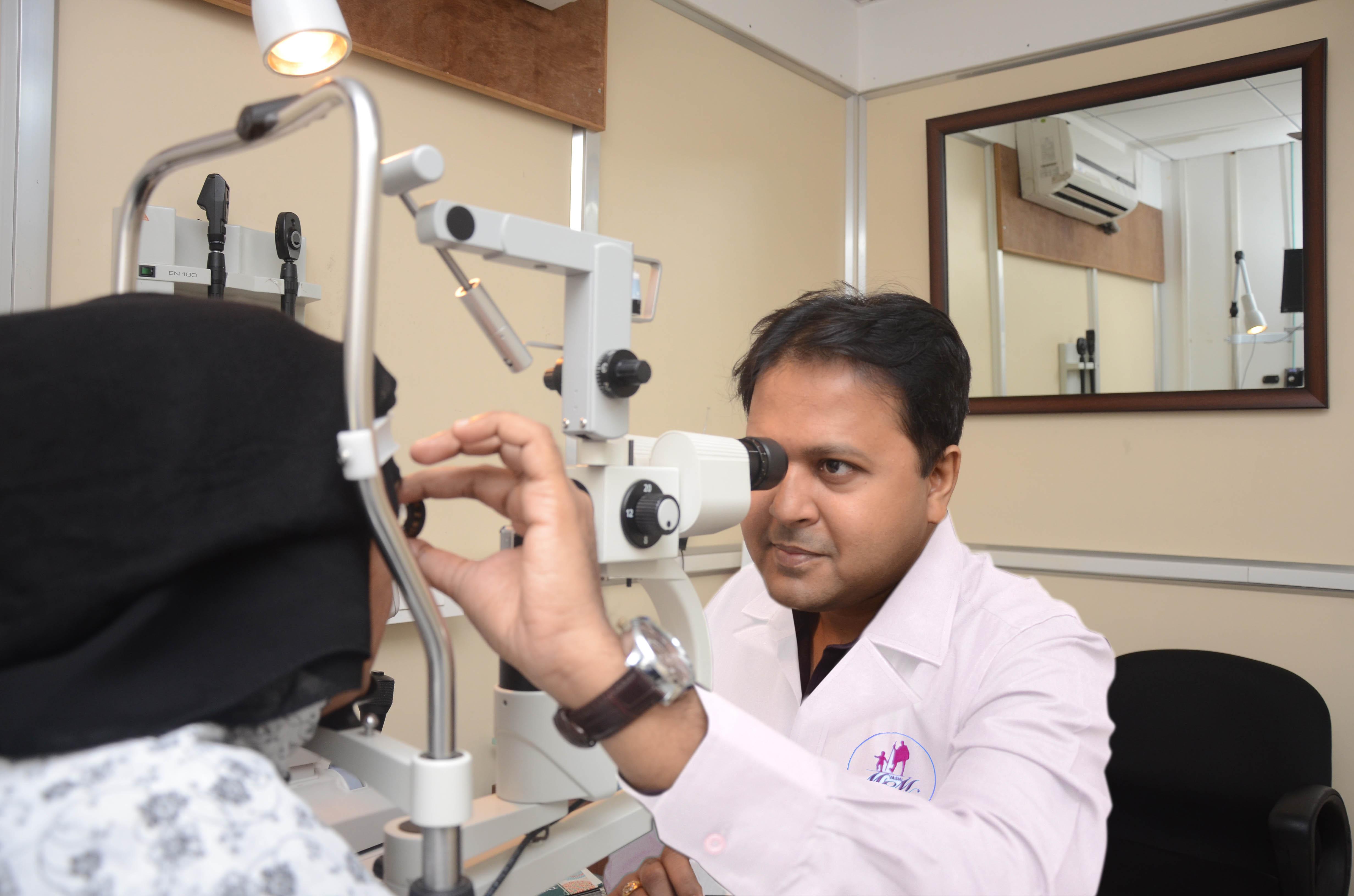 dr susanta chatterjee, eye specialist at ulwe eye clinc navi mumbai